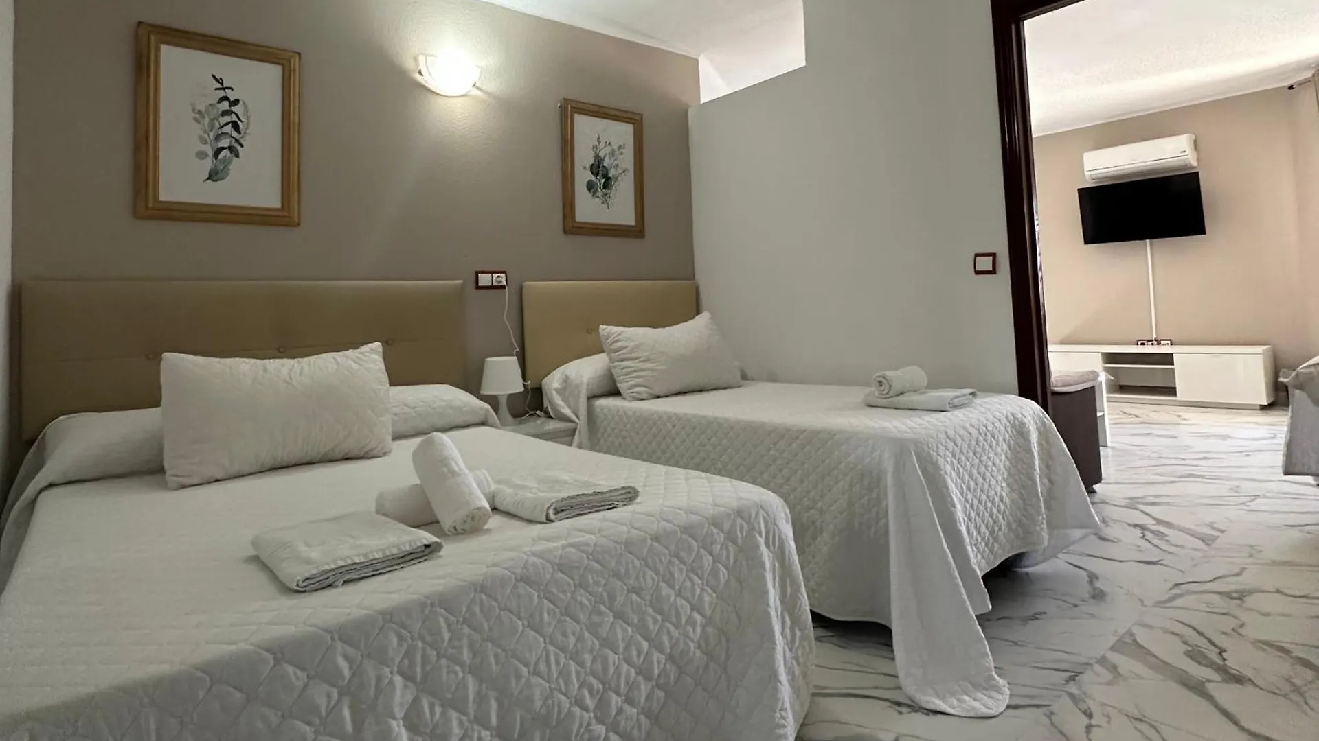 Apartamento Alojamientos Turísticos Avenida II - Hotel Vélez España
