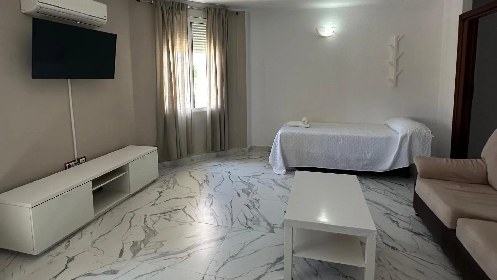 アパート Hotel Avenida ベレス