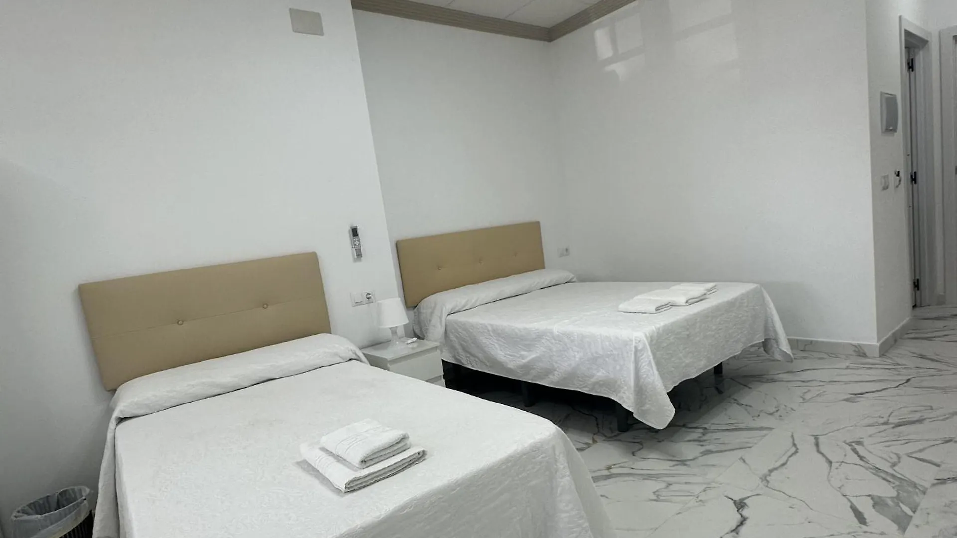 アパート Hotel Avenida ベレス