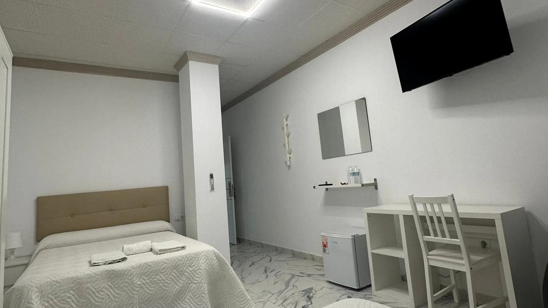 Hotel Avenida ベレス 0*,