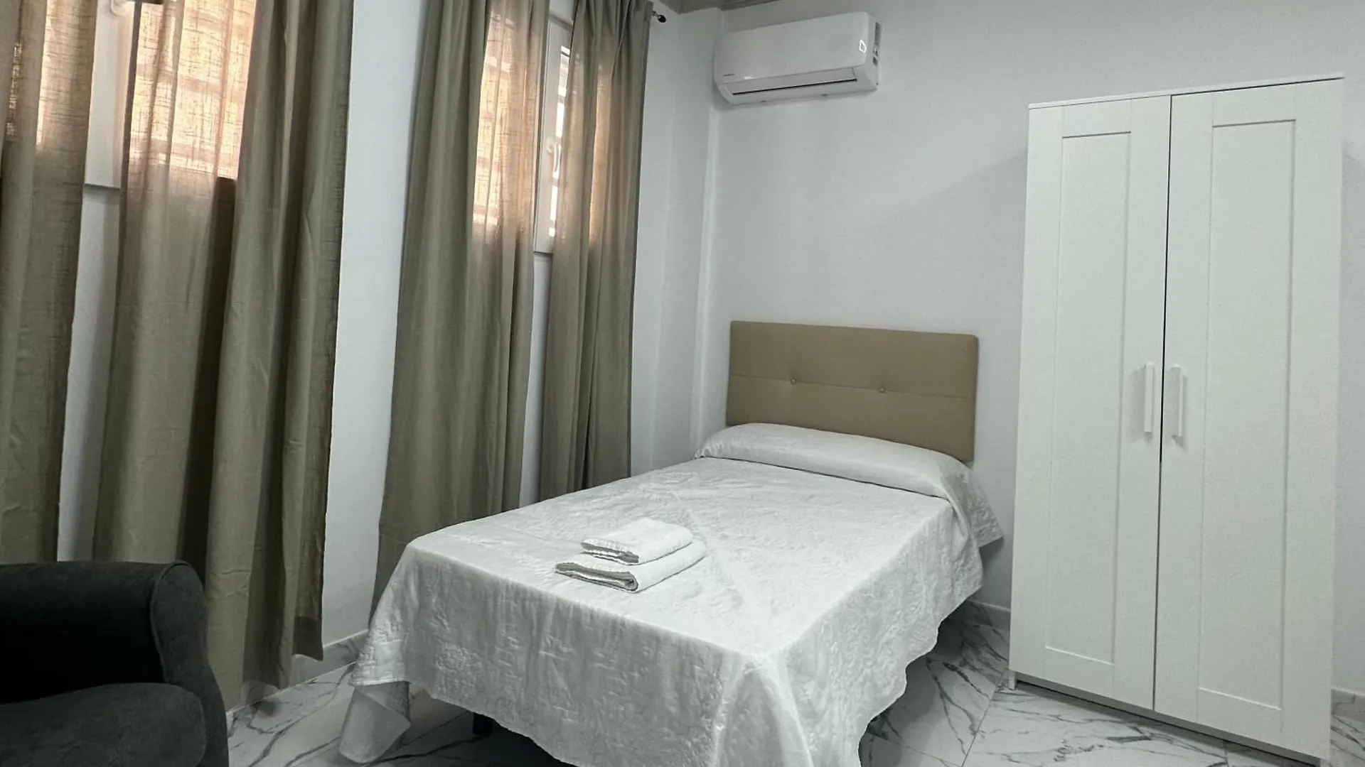 アパート Hotel Avenida ベレス